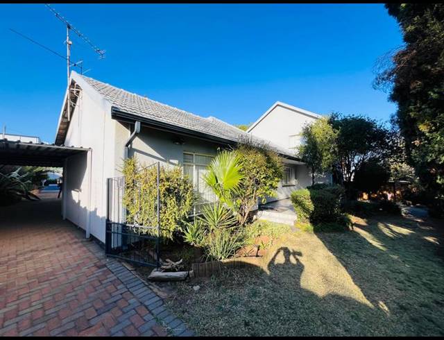 4 BEDROOM HOUSE FOR SALE IN SOUTH CREST